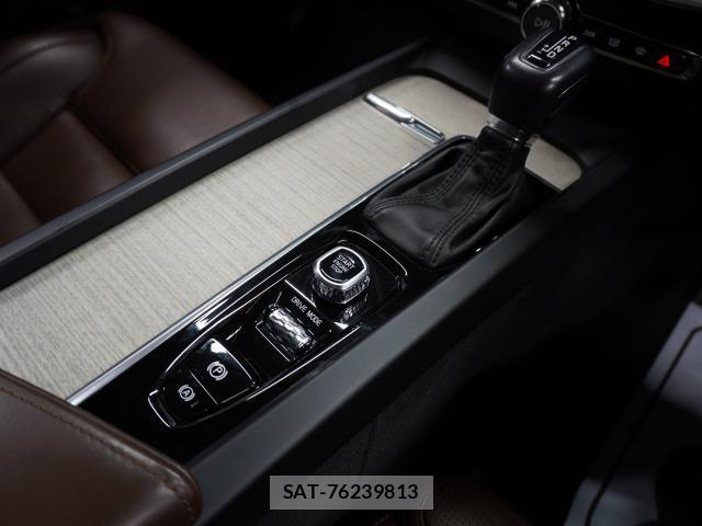 Volvo XC60 2019-09 8854328-11