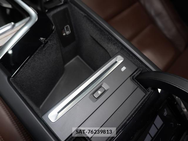 Volvo XC60 2019-09 8854328-12