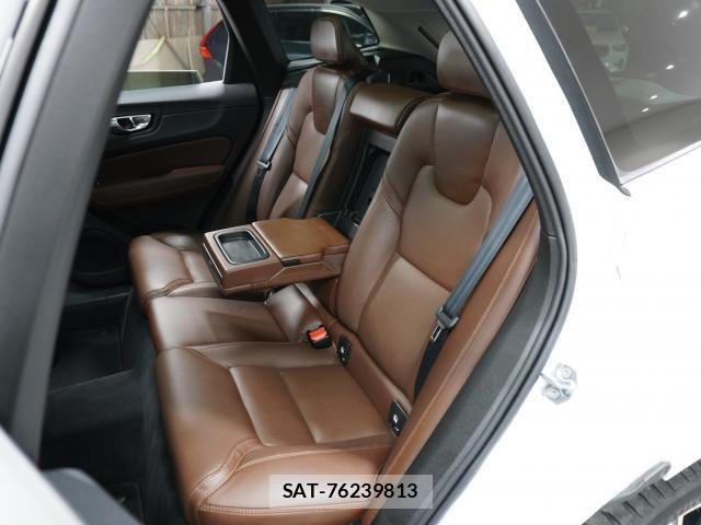 Volvo XC60 2019-09 8854328-15