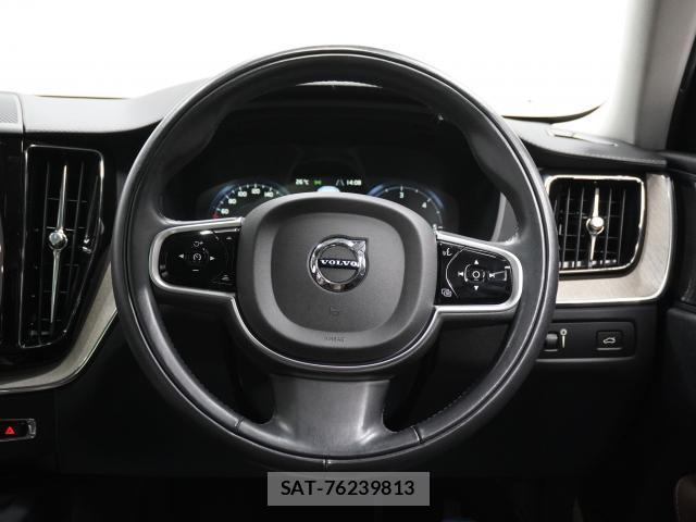 Volvo XC60 2019-09 8854328-3