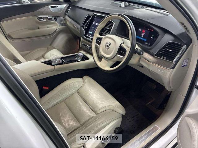 Volvo XC90 2023-11 8855809-10