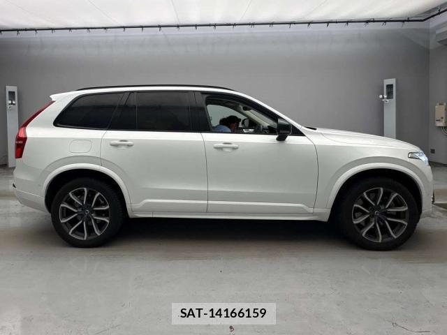 Volvo XC90 2023-11 8855809-8