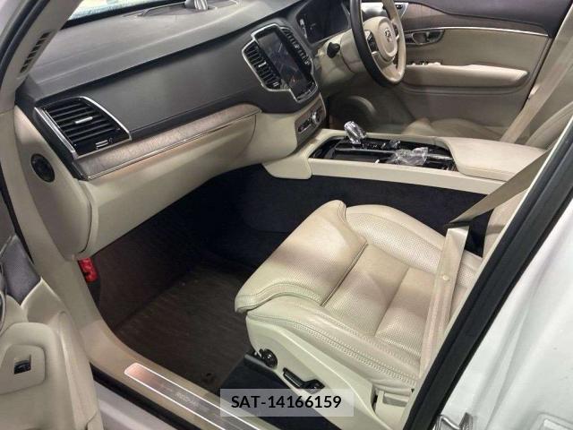 Volvo XC90 2023-11 8855809-9