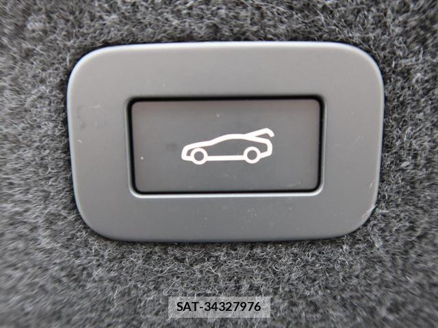 Jaguar XF 2023-02 8854449-10