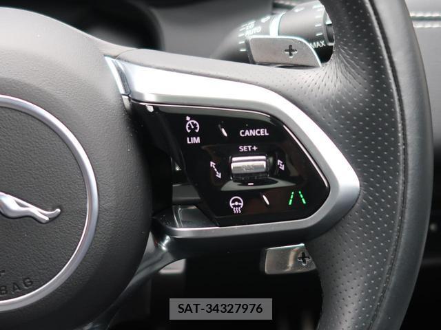 Jaguar XF 2023-02 8854449-2