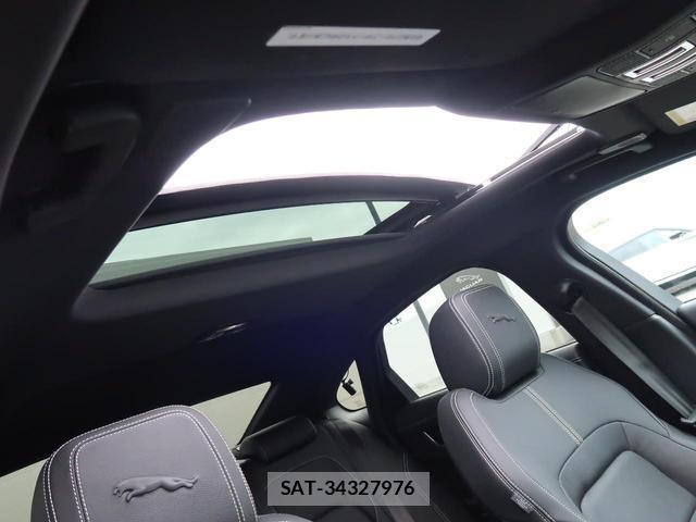 Jaguar XF 2023-02 8854449-3