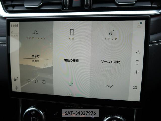 Jaguar XF 2023-02 8854449-4