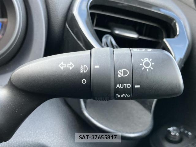 Toyota YARIS CROSS 2023-09 8853975-13