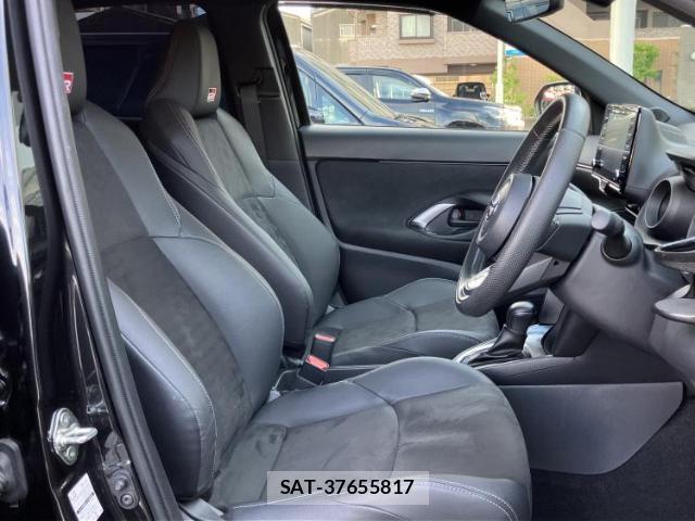 Toyota YARIS CROSS 2023-09 8853975-3
