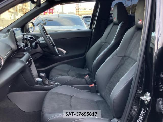Toyota YARIS CROSS 2023-09 8853975-5