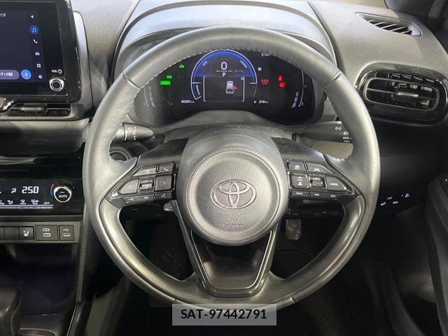 Toyota YARIS CROSS 2024-04 8854315-11
