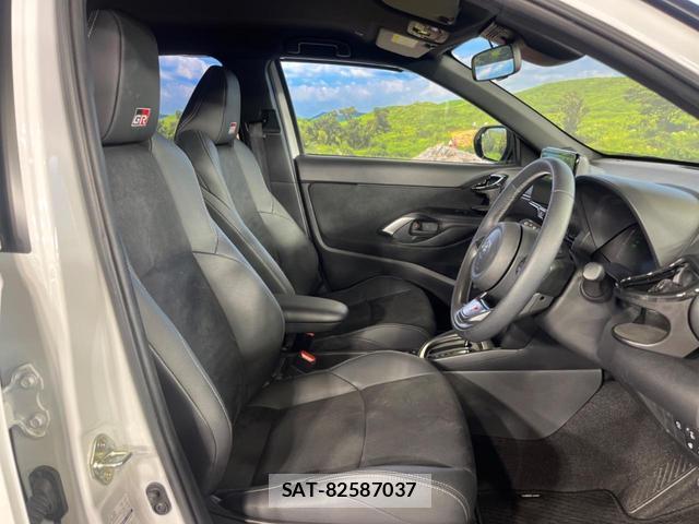 Toyota YARIS CROSS 2024-06 8854316-8