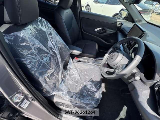 Toyota YARIS CROSS 2026-08 8854411-3