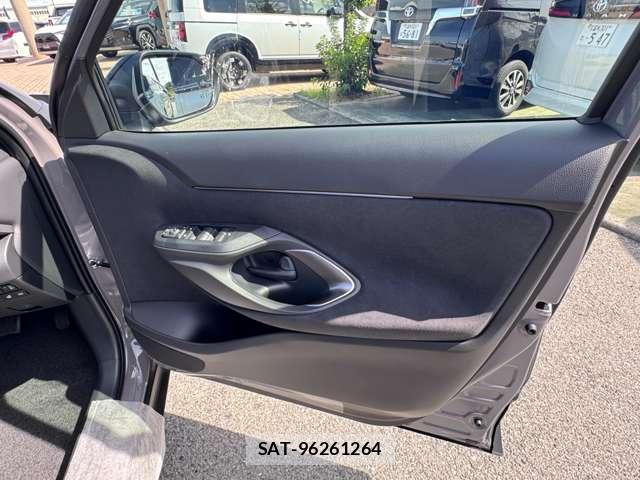 Toyota YARIS CROSS 2026-08 8854411-8