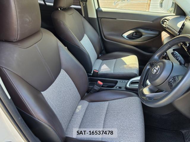 Toyota YARIS CROSS 2021-02 8855220-11