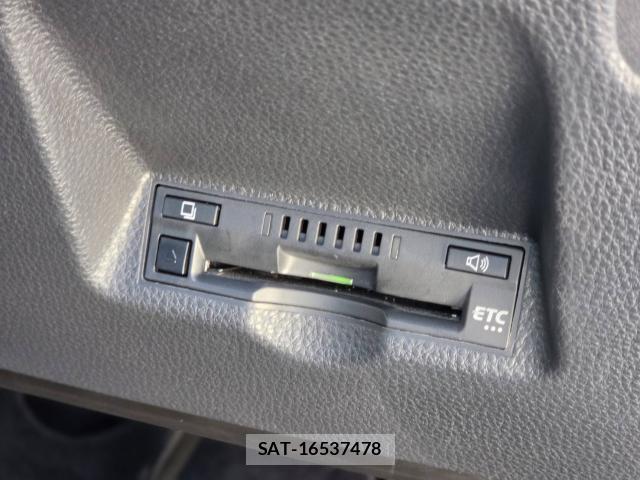 Toyota YARIS CROSS 2021-02 8855220-18