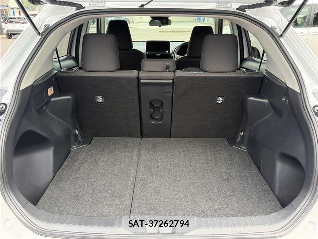 Toyota YARIS CROSS 2025-06 8855258-10