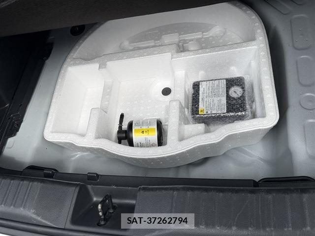 Toyota YARIS CROSS 2025-06 8855258-11
