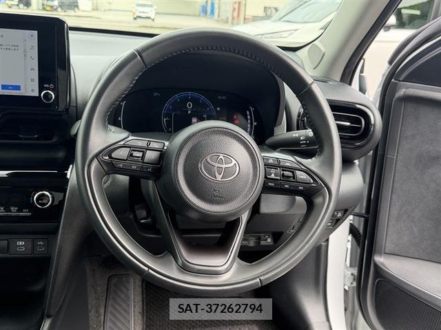 Toyota YARIS CROSS 2025-06 8855258-19