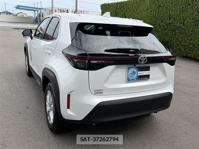 Toyota YARIS CROSS 2025-06 8855258-9