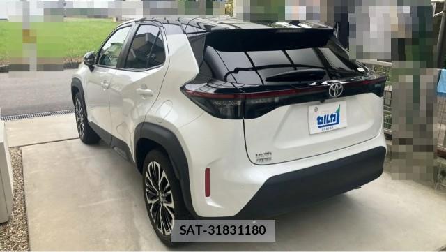 Toyota YARIS CROSS 2024-05 8855302-13
