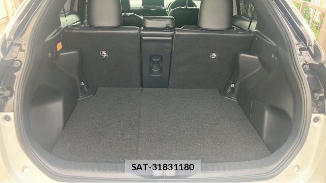 Toyota YARIS CROSS 2024-05 8855302-17