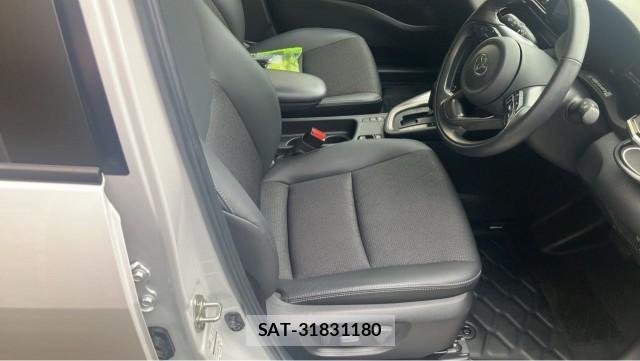 Toyota YARIS CROSS 2024-05 8855302-5