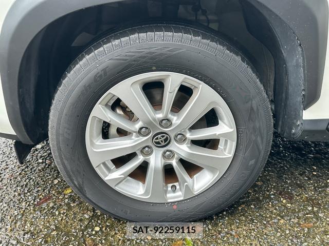 Toyota YARIS CROSS 2021-11 8855530-13
