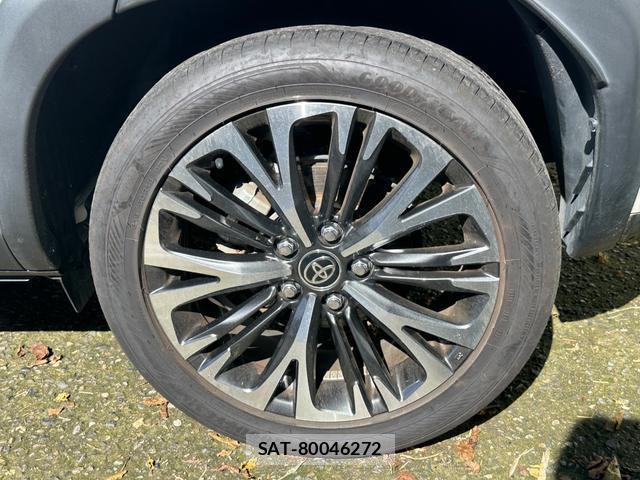 Toyota YARIS CROSS 2021-06 8855533-13