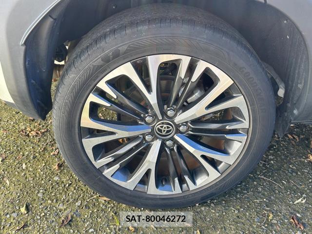 Toyota YARIS CROSS 2021-06 8855533-14