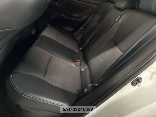 Toyota YARIS CROSS 2025-05 8855582-13
