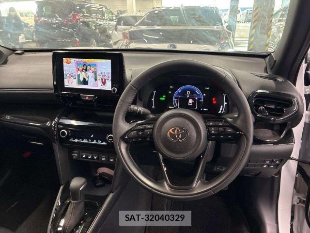 Toyota YARIS CROSS 2025-05 8855582-2