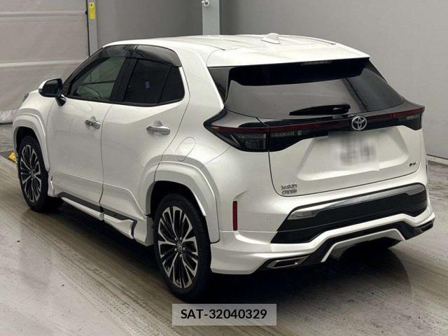 Toyota YARIS CROSS 2025-05 8855582-3