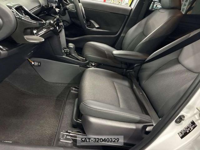 Toyota YARIS CROSS 2025-05 8855582-8
