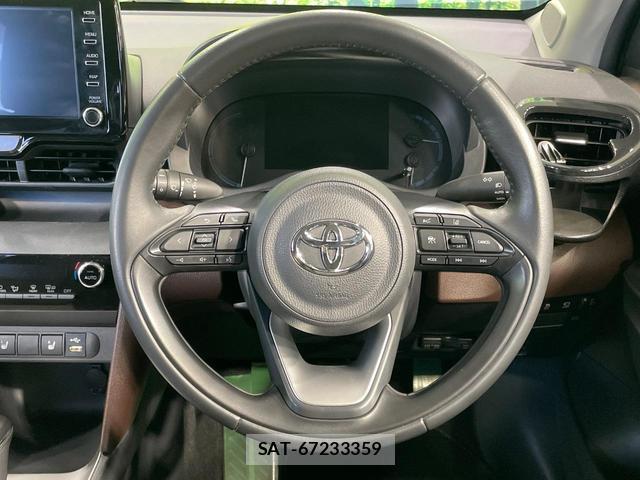 Toyota YARIS CROSS 2022-02 8855651-10