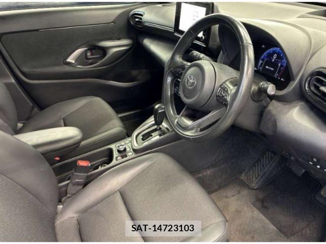 Toyota YARIS CROSS 2025-04 8856438-2