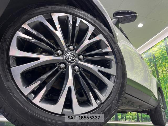 Toyota YARIS CROSS 2022-04 8856599-12