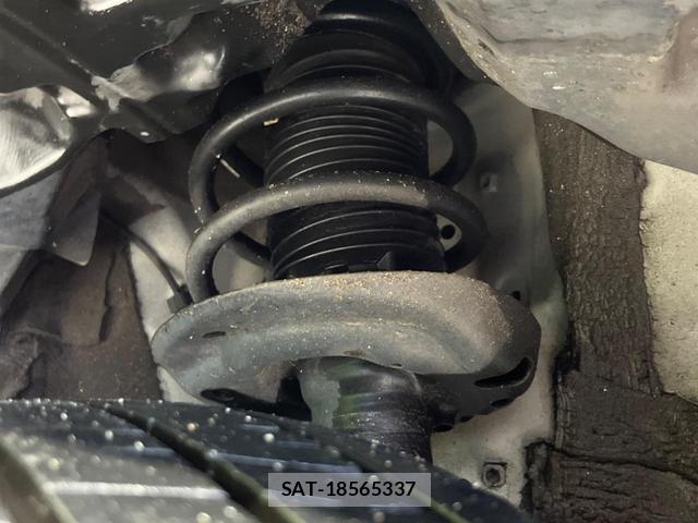 Toyota YARIS CROSS 2022-04 8856599-19
