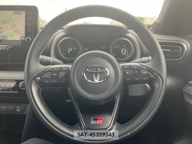 Toyota YARIS CROSS 2024-01 8856850-15