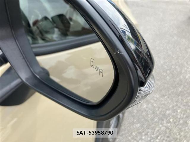 Toyota YARIS CROSS 2021-08 8856983-11