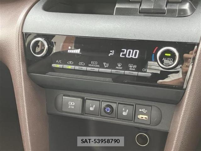 Toyota YARIS CROSS 2021-08 8856983-12