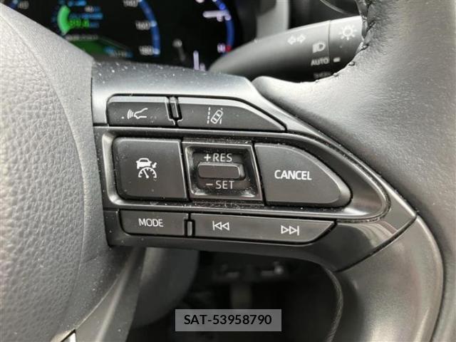 Toyota YARIS CROSS 2021-08 8856983-17