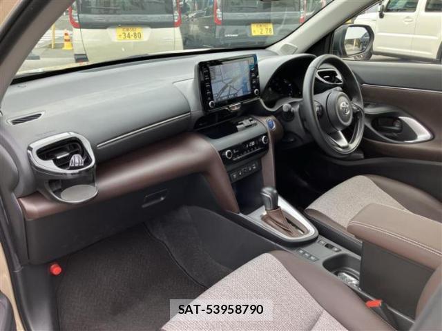 Toyota YARIS CROSS 2021-08 8856983-5