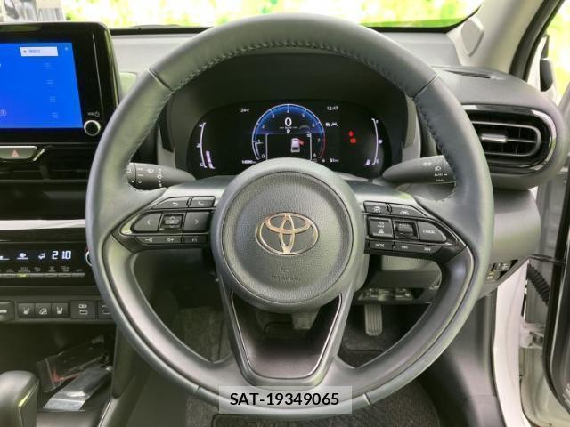 Toyota YARIS CROSS 2024-05 8857006-13