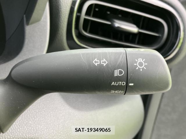 Toyota YARIS CROSS 2024-05 8857006-14