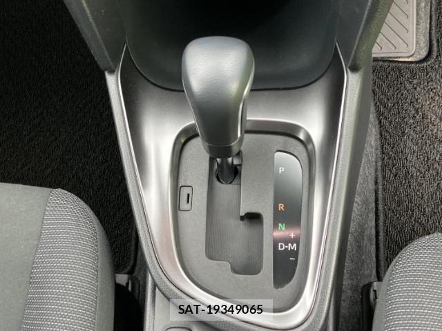 Toyota YARIS CROSS 2024-05 8857006-16