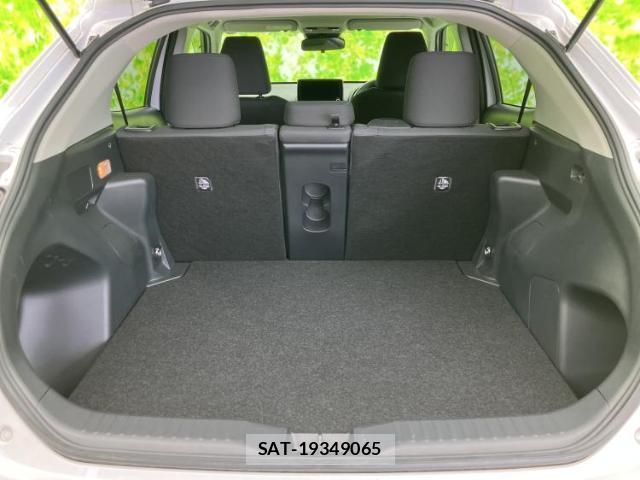Toyota YARIS CROSS 2024-05 8857006-7