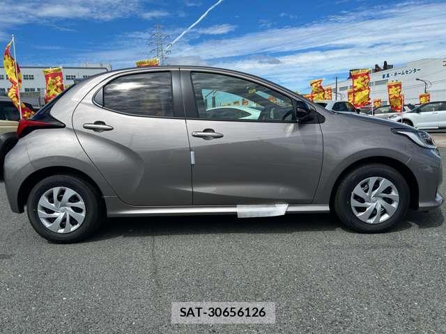 Toyota YARIS 2026-09 8854413-5