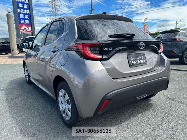 Toyota YARIS 2026-09 8854413-8