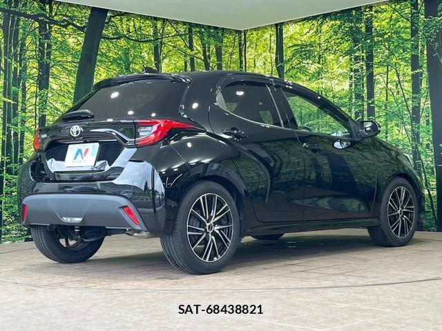 Toyota YARIS 2023-06 8854677-16